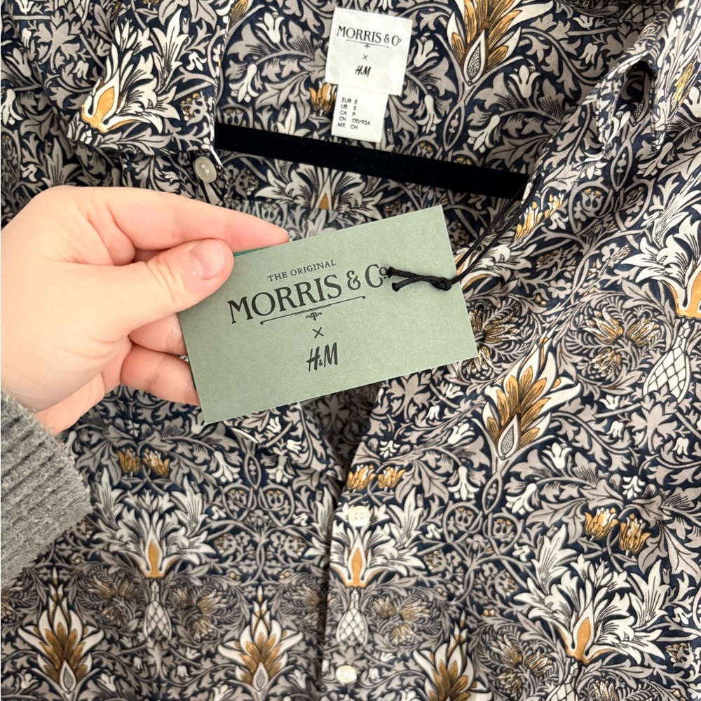 H&M x Morris & Co. Shirt with Gold & Cream Floral Print - Picture 2 of 7